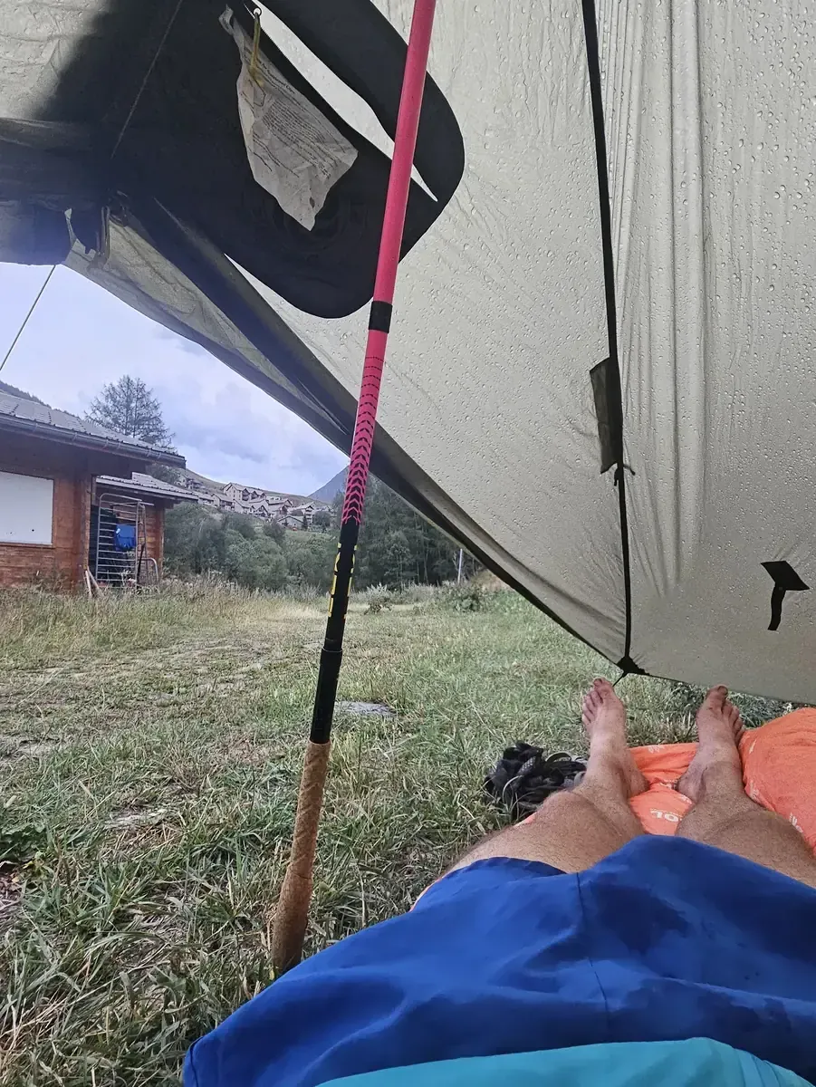 Sous le tarp le soir du jour 3